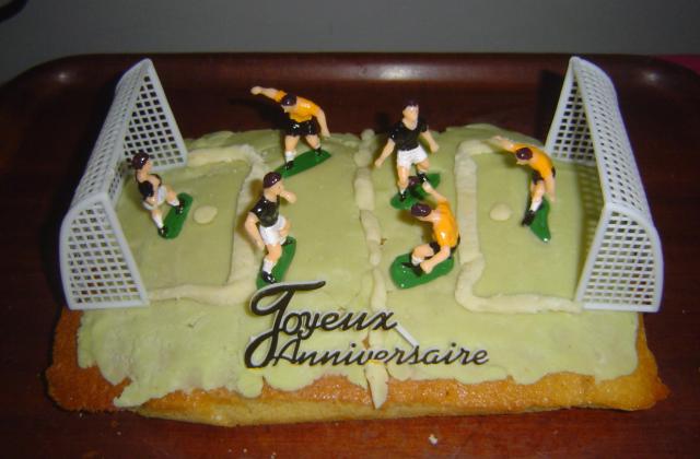 Gâteau d'anniversaire "Terrain de football" - Photo par berwin