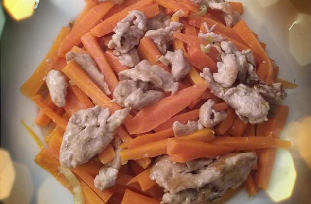 Porc sauté aux carottes (ou autres légumes) - Photo par cantonaiseenfrance