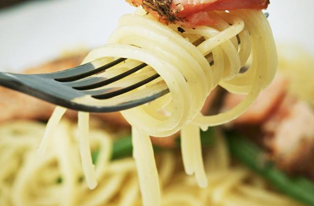 Spaghetti aux courgettes et saumon fumé, sauce Chavroux - Photo par 750g