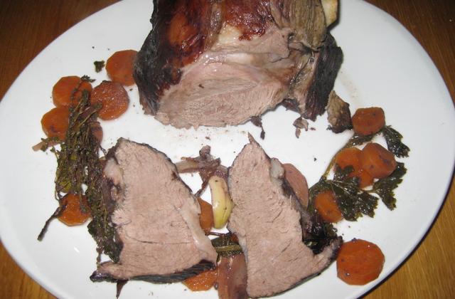 Gigot d'agneau mariné aux vins - Photo par maman patou