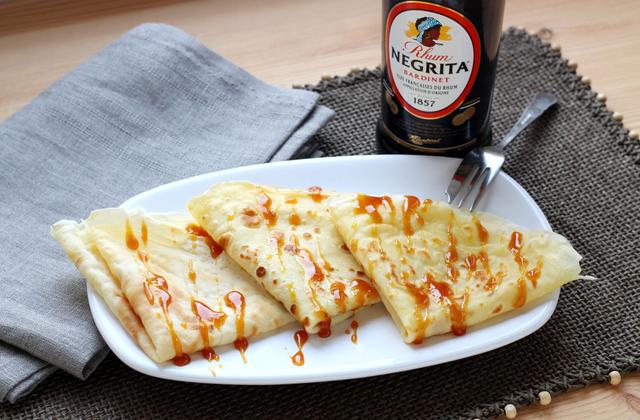 Crêpes parfumées au rhum et caramel à l'orange - Photo par Silvia Santucci
