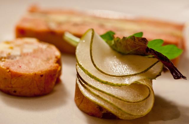 Roulé de foie gras aux poires et au Comté - Photo par Comté