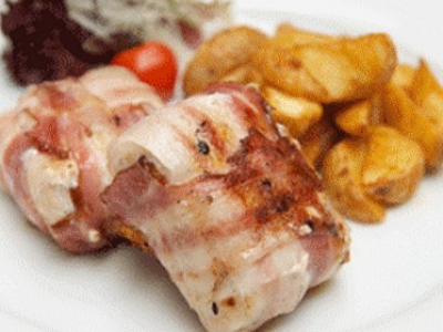 Noisette d'espadon au bacon, sauce chien - Photo par Jean-Michel COHEN