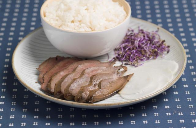 Tataki de foie d'agneau et riz vinaigré - Photo par Les produits tripiers