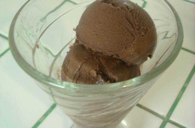 Glace au chocolat sans oeufs - Photo par helenefn