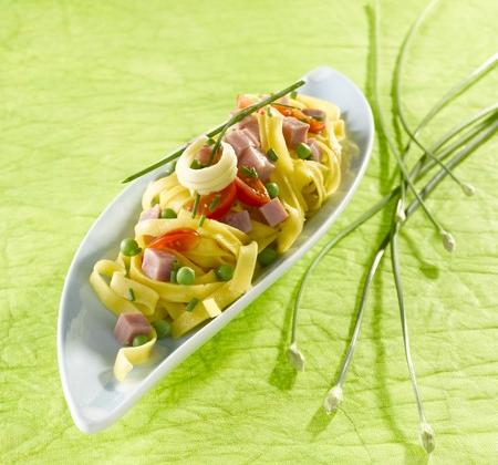 Tagliatelles aux petits pois et jambon - Photo par Bridelight