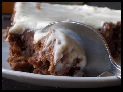 Fondant au chocolat sans oeufs et son glaçage au chocolat blanc - Photo par ninotc