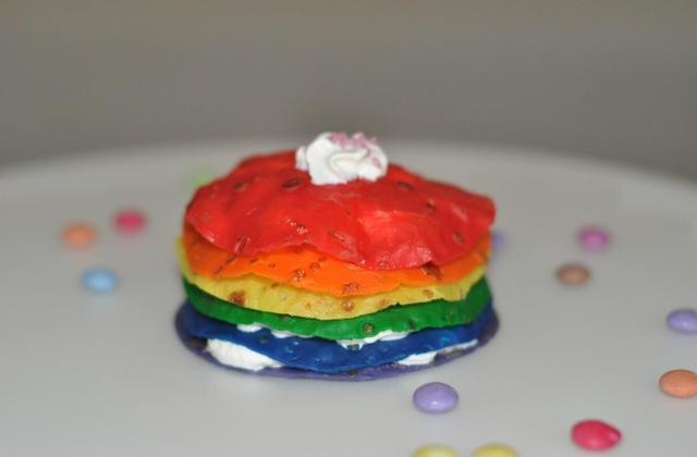 Raimbow crêpes aux marshmallows - fantaisies sucrées
