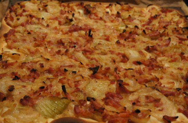 FLAMMEKUECHE (Tarte à l'oignon) - Photo par le book gourmand