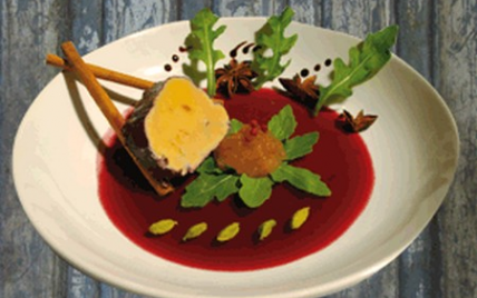 Foie gras poché au Chinon et aux épices - Photo par Terre Exotique