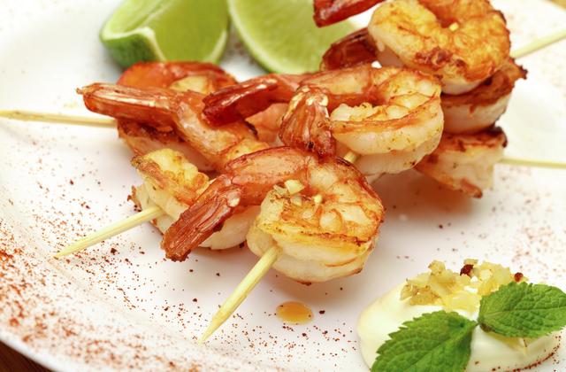 Brochettes de crevettes marinées aux épices - Photo par Bérengère
