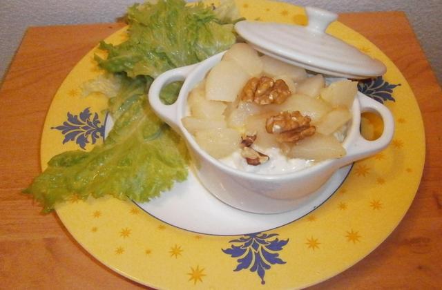 Mini-cocotte de purée de pomme de terre, bleu aux noix et poires - Photo par delicesdunenovice
