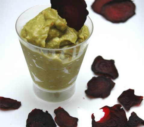 Chips de betterave et guacamole pimenté - LUMEGOURMANDE