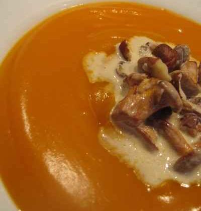 Crème de butternut aux girolles crémeuses - Photo par nathalh2d