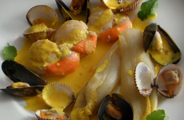 Saint-jacques, endives et coquillages - Photo par Annick