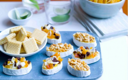 Mini camemberts croustillants et fruits secs aux cacahuètes - Photo par Instant craquant