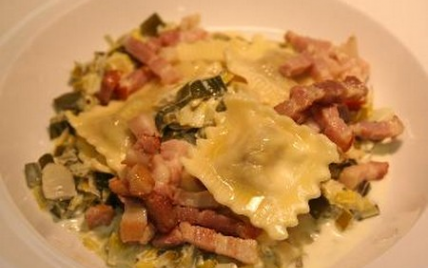Ravioli au boeuf, sauce poireaux et lardons - Photo par Coquelicot Provence