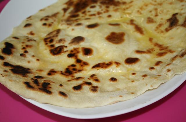 Naans au Fromage classiques - Photo par Bollywood Kitchen