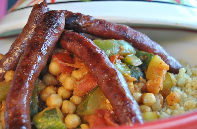 Tajine de merguez, légumes et semoule - Photo par cricri3005
