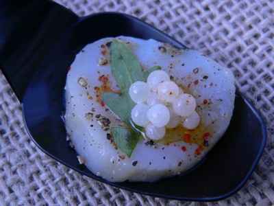 Carpaccio de Saint-Jacques au caviar d'escargot - Chef Damien