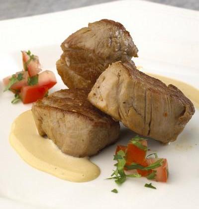 Noisettes de porc et crème de Neufchâtel AOP - Photo par AOP Laitières