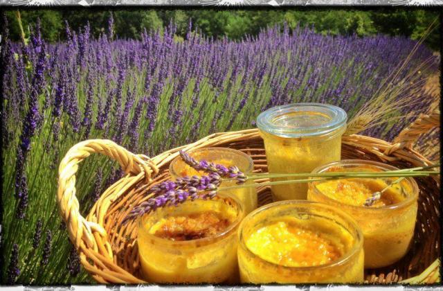 Crème Brûlée aux senteurs de Lavande des Alpes-de-Haute-Provence. - Photo par LaCuisineAFéfé