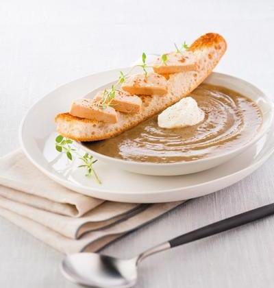 Soupe de lentilles, tartine de foie gras et crème à la muscade - Photo par UPPIA - Collective de la Conserve