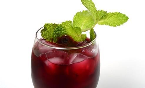 Jus de bissap - Photo par Afrikathome