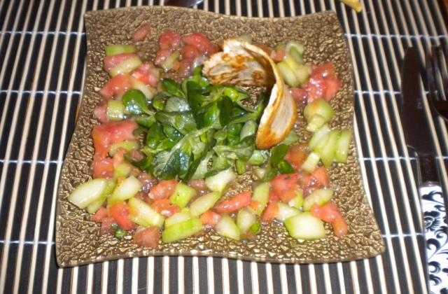 Tartare de concombre et tomate, salade de mache - wilfriedv