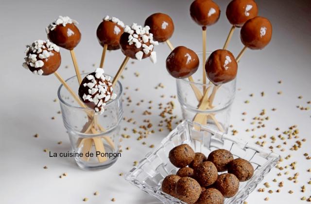 Boule au sarrasin, amande, pruneau et chocolat - Photo par Ponpon
