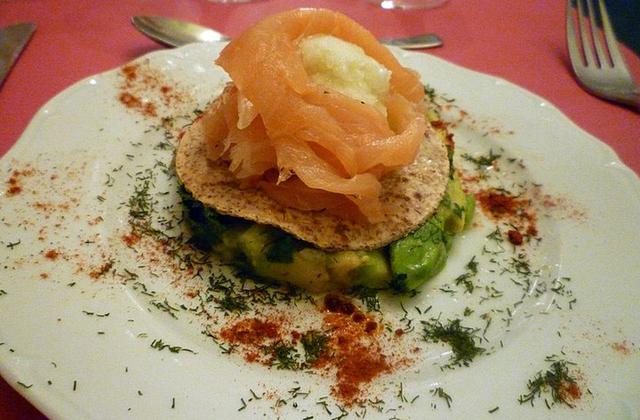 Rose de saumon fumé à l'avocat et sorbet au citron vert: un délice glacé! - lilimarti