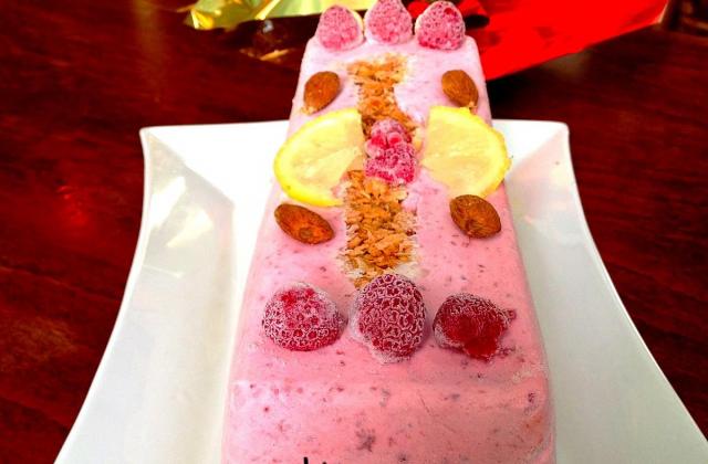 Recette Buche Fraises Citron Croustillant Feuillantine Et Biscuit Amandes 750g