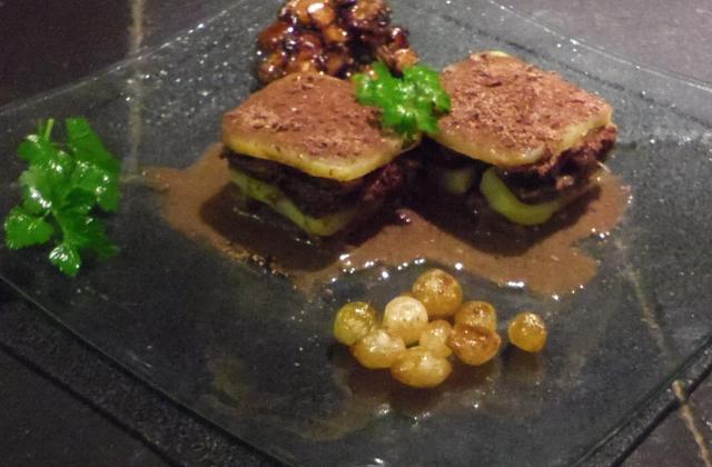 Boeuf bourguignon sur sa sauce en gelée - Photo par angoli