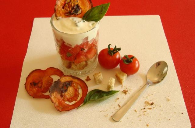 Tiramisu de tomates, crème de basilic et lard fumé - Photo par lepays