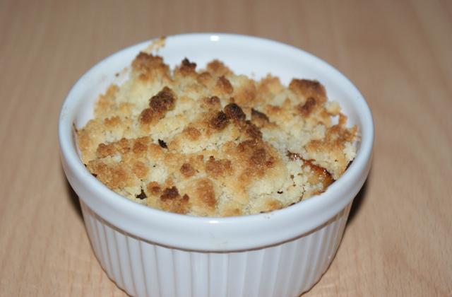 Crumble caramélisé au miel avec un soupçon de cannelle - Photo par joshuafj