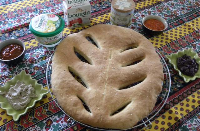 Fougasse au Boursin Cuisine ail et fines herbes - Photo par polyanta