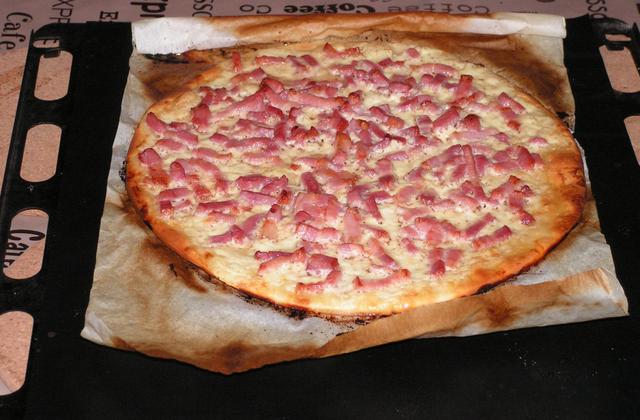 Pizza blanche aux lardons - Photo par kekeli