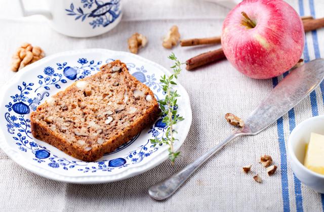 Gâteau aux pommes, noix et cannelle - Photo par 750g