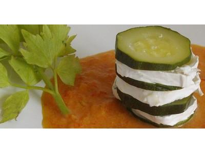 Mille-feuille de courgette au chèvre et coulis de poivron rouge - Photo par florif