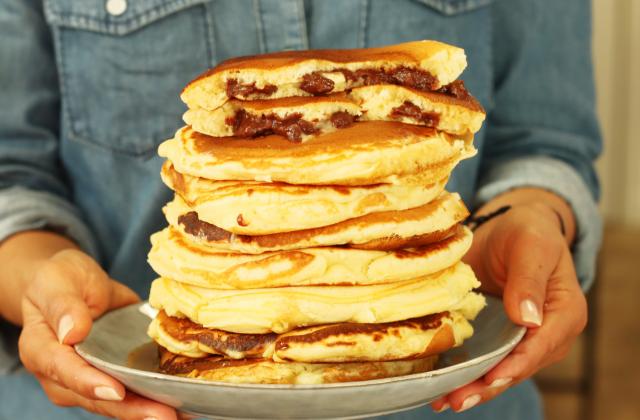 Pancakes farcis à la crème pâtissière - Photo par 750g