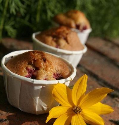 Muffins aux framboises du jardin, parfum de pandan - Photo par nanie4i