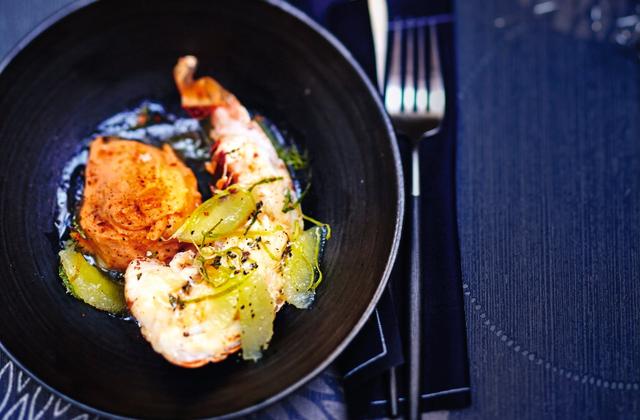 Langouste flambée, menthe et suprêmes de citron vert - Photo par Picard