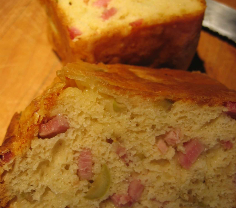 Cake aux olives savoureux - Photo par helenetx
