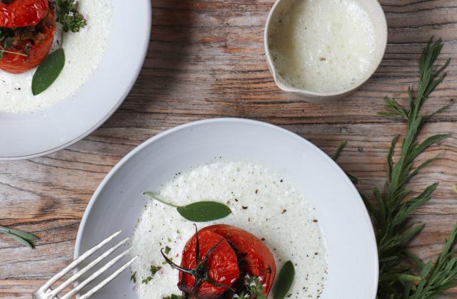 Tomates de France farcies aux légumes, crème à l’estragon et à l’ail - Photo par Angèle Ferreux Maeght/CamilleChamignon