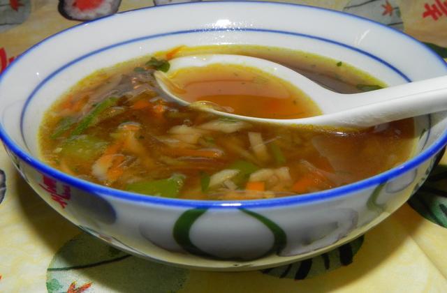 Bouillon asiatique aux légumes croquants - Photo par Coraya