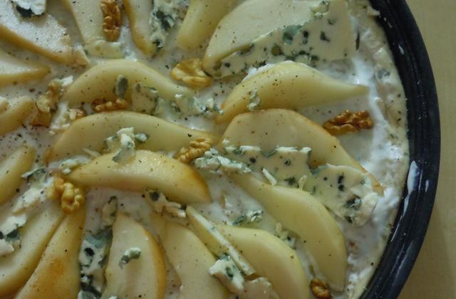 Pizza à la poire, au roquefort et noix - Photo par poupou5