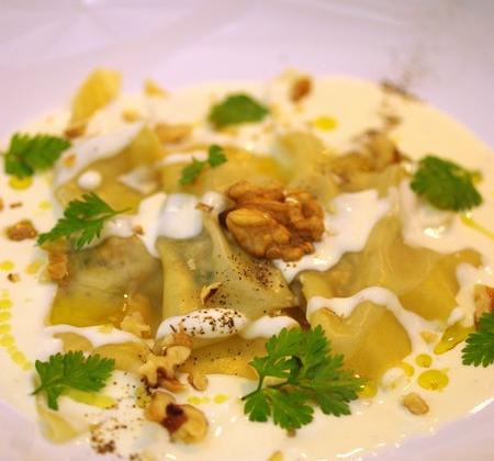 Ravioles à la bûchette affinée, au miel, aux noix et romarin - Photo par Fromages de Chèvre