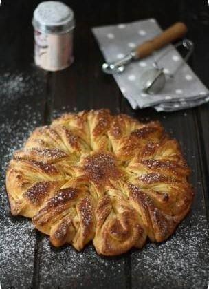 Brioche à la cannelle flocon de neige - Photo par Nadia Paprikas