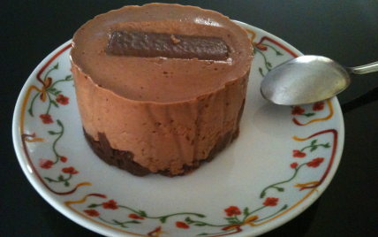 Mousse au chocolat sur croquant au chocolat praliné - Photo par passionnementcuisine