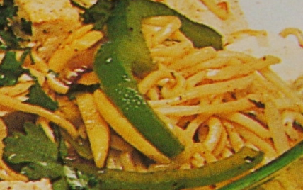 Nouilles sautées au porc et aux légumes - Photo par capali